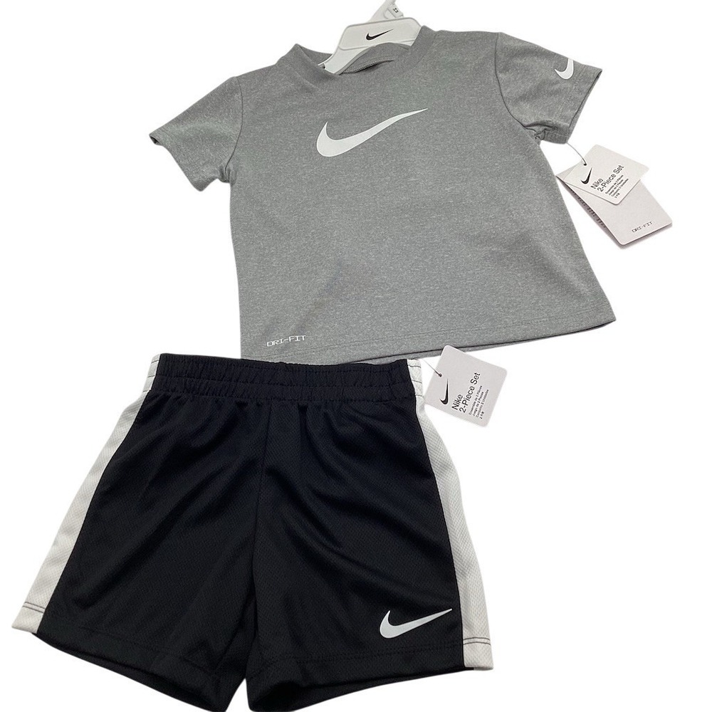Nike Outfit Set Toddler Boys 24M Gray Swoosh T-Shirt Black Shorts 2PC